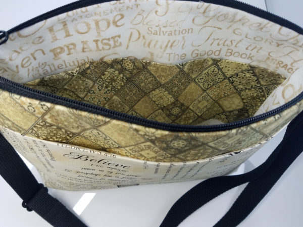 Majesty Crossbody