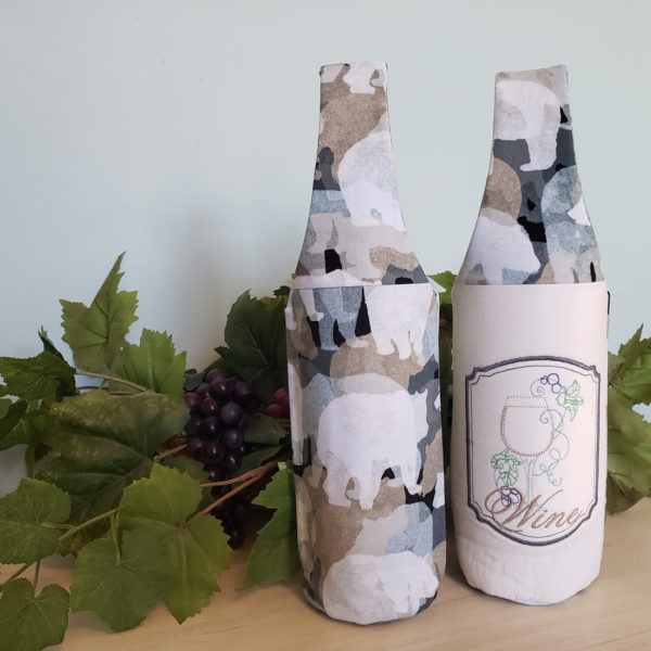 Wine tote featuring bears and wine frame
